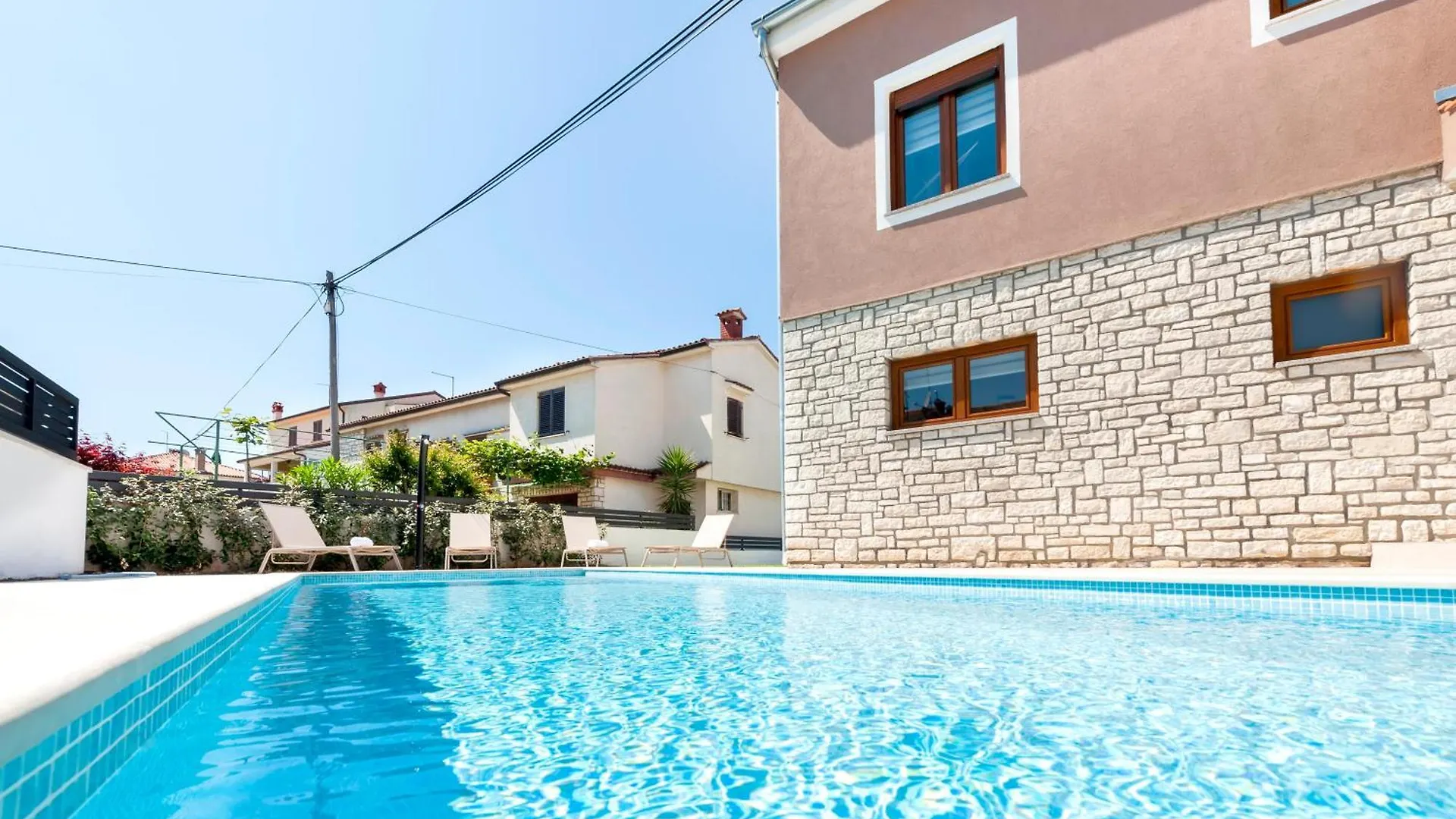 Villa Pomigranai With Swimming Pool Ровинь