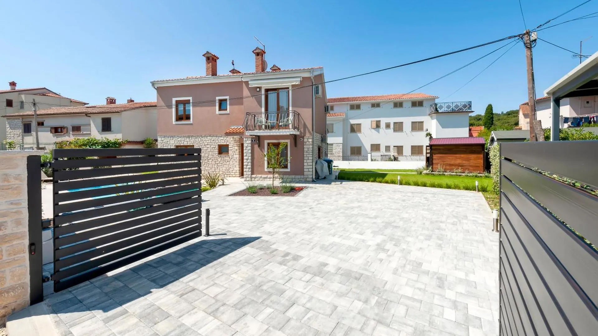 Villa Pomigranai With Swimming Pool Ровинь
