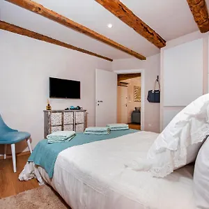 Casa De Amicis Rovigno